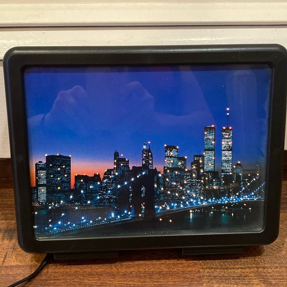 Retro Color Ambient Changing Light Up NYC Skyline Box - Picture 1 of 8